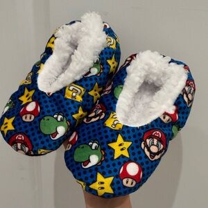 Super Mario Cozy Slippers Kids Size 8